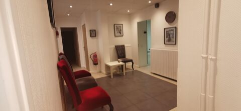 A louer, bon emplacement. 2550 95400 Arnouville