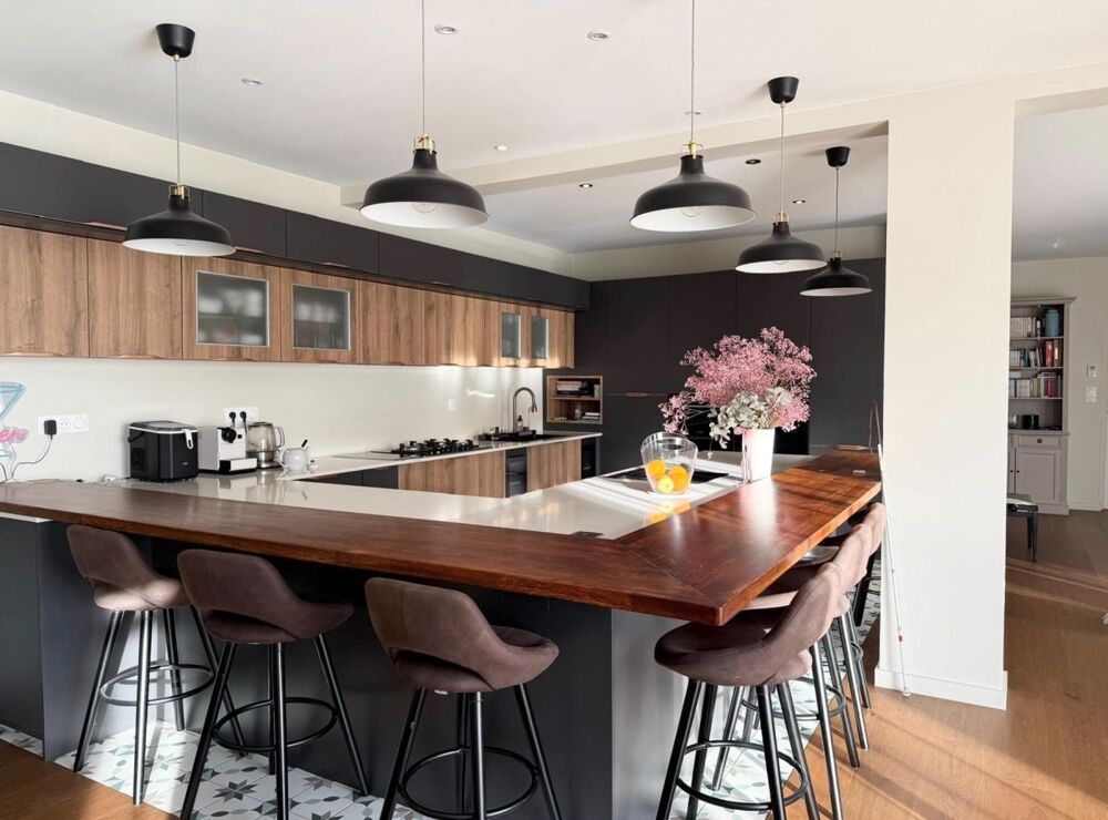 � vendre  Maison Valserh�ne (01200)