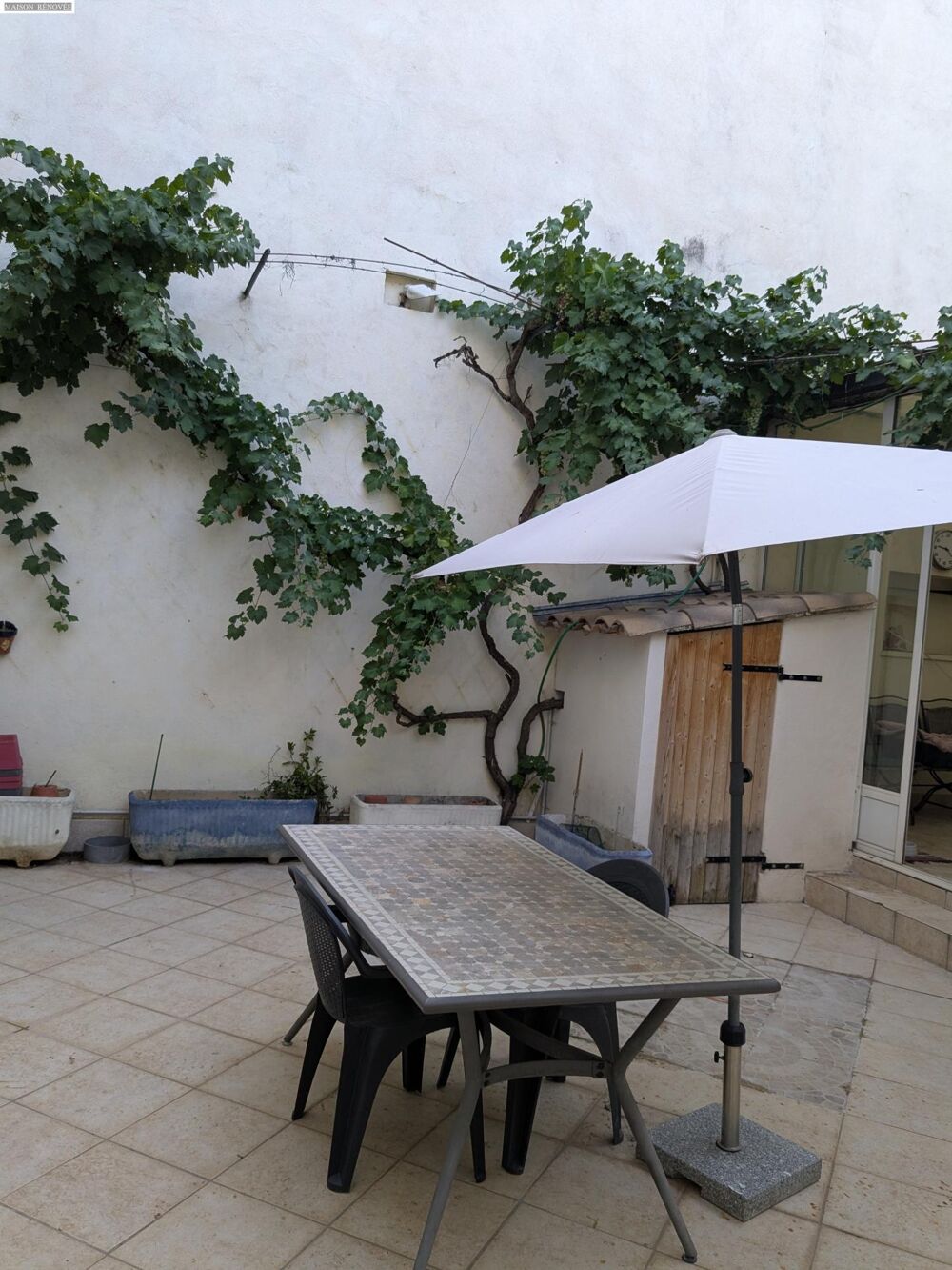 Ensemble immobilier/ 1 maison,1 dépendance,1 appartement en ville