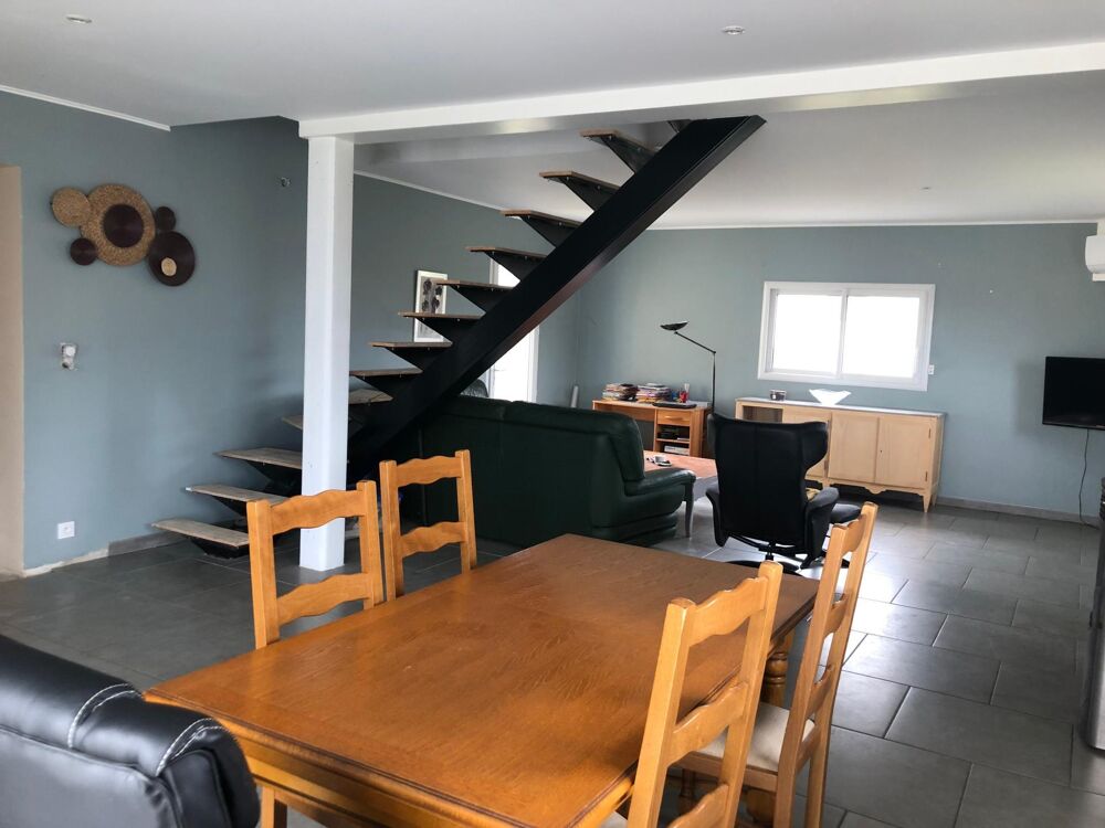 Maison avec étage à finaliser (matériaux fournis)