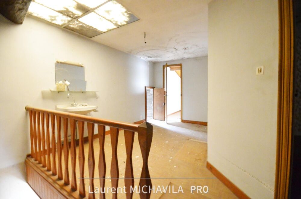 Vente Maison Grande maison de village de 160m2 à rénover avec terrasse et jardin sur une parcelle de 460m2 Murviel-les-beziers
