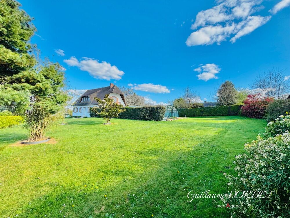 Maison familiale avec piscine en bord de mer