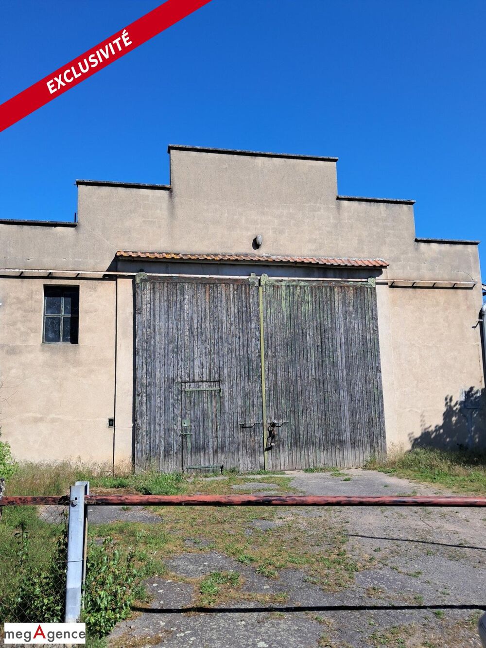 Vente Parking/Garage Garage/ Stockage 360 m² sur 715 m² de parcelle. Lapalisse