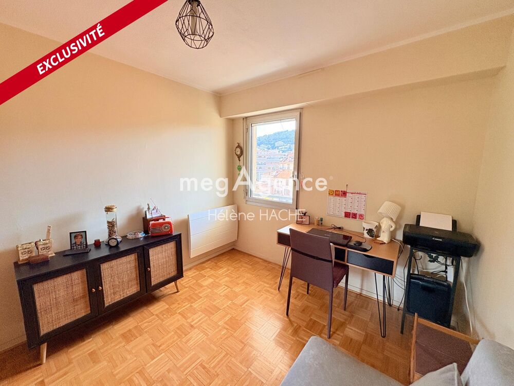 Vente Appartement Au Port - Dernier étage avec terrasse panoramique – Appartement 3 pièces traversant avec parking Nice