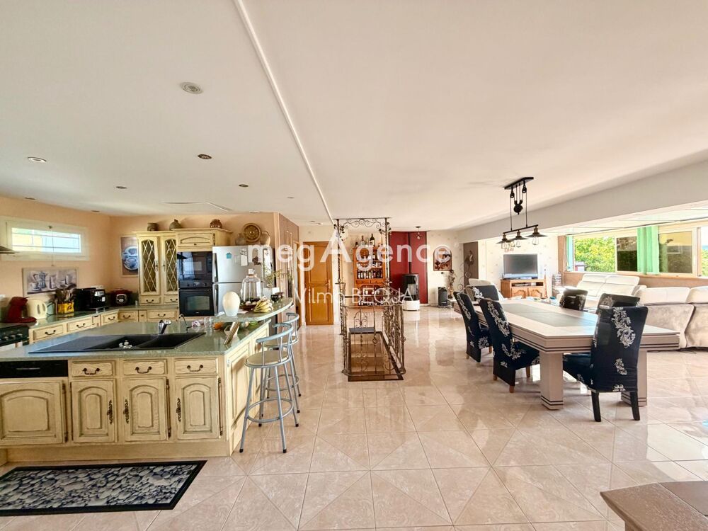 Vente Maison Maison familiale de caractère 8 pièces – 270 m² habitables – Dépendance – Double garage Veron