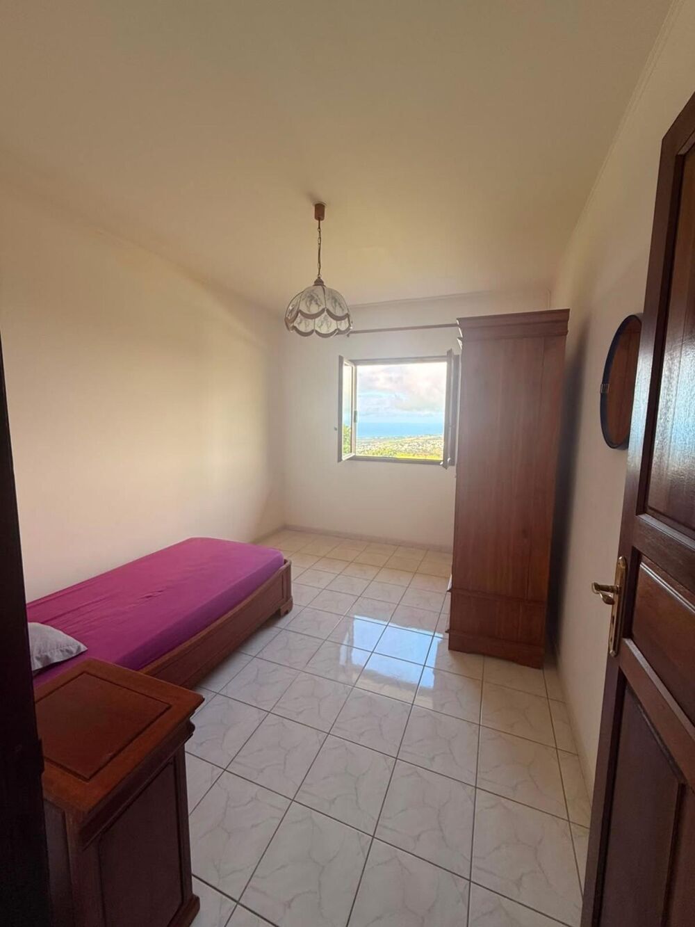 Vente Maison A Sainte-Clotilde, une villa de plain-pied, type T3, d'environ 90 m 2 habitables, 2 chambres, sur une parcelle de 930 m2, vue me Sainte-clotilde