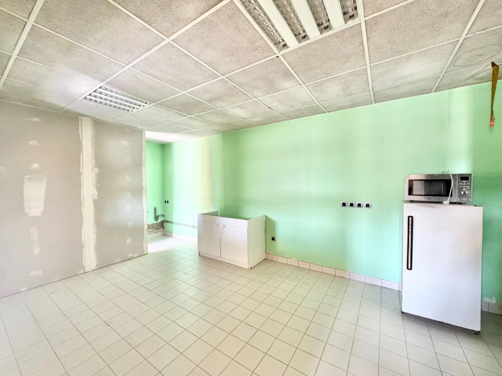 Vente Terrain Bâtiment industriel, polyvalent de 600 m² sur un terrain de 5500 m2 Juvigne