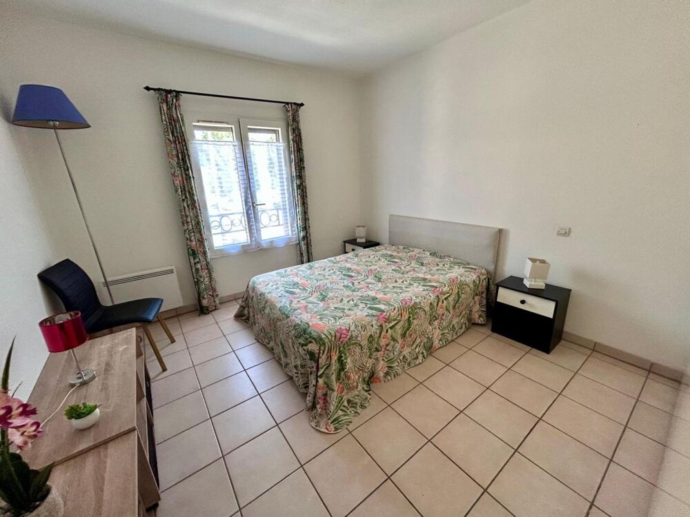 A VENDRE : T3 de 79m² avec TERRASSE / PARKING / GRENIER - GRIMAUD - 83310