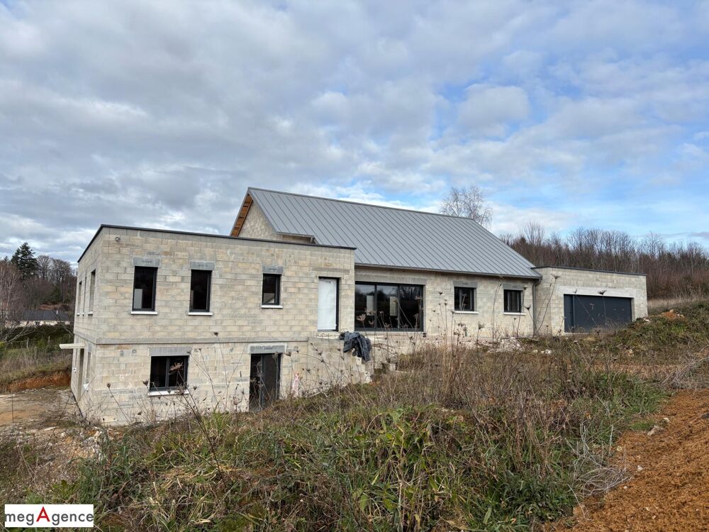 Maison d'habitation avec un cabinet médical indépendant et un studio- Hors d'eau / hors d'air