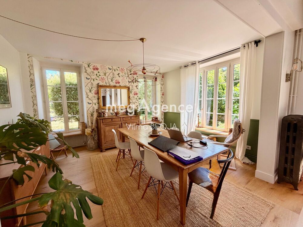Vente Maison Centre-ville et gare à pied – Superbe demeure de caractère de 285 m² avec séjour cathédrale, jardin et garage. Villeneuve-sur-yonne