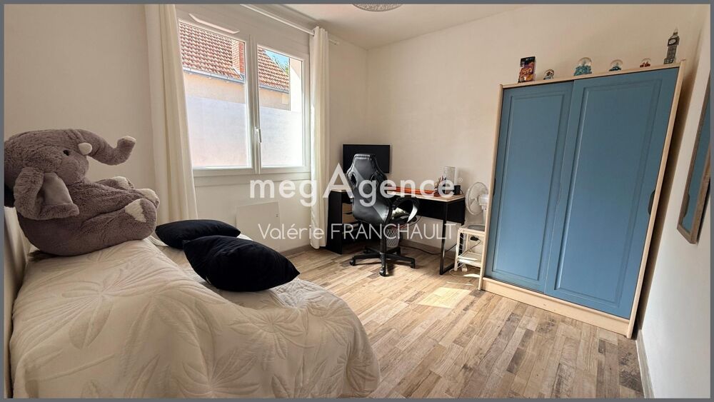 Vente Maison Luçon centre, maison familiale de 140M2 environ avec 5 chambres, jardin et garage. Lucon