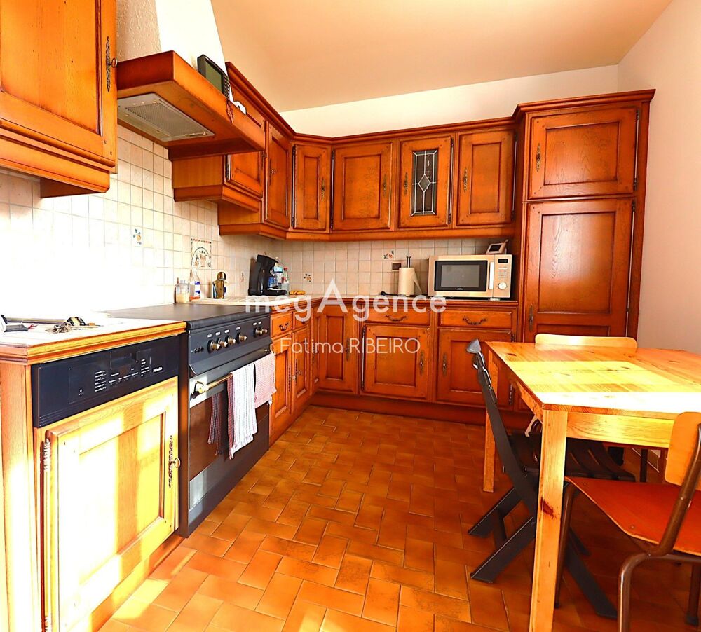 Vente Maison Maison plain?pied ,Grand terrain 1?359?m² Sous?sol total Saint-léger