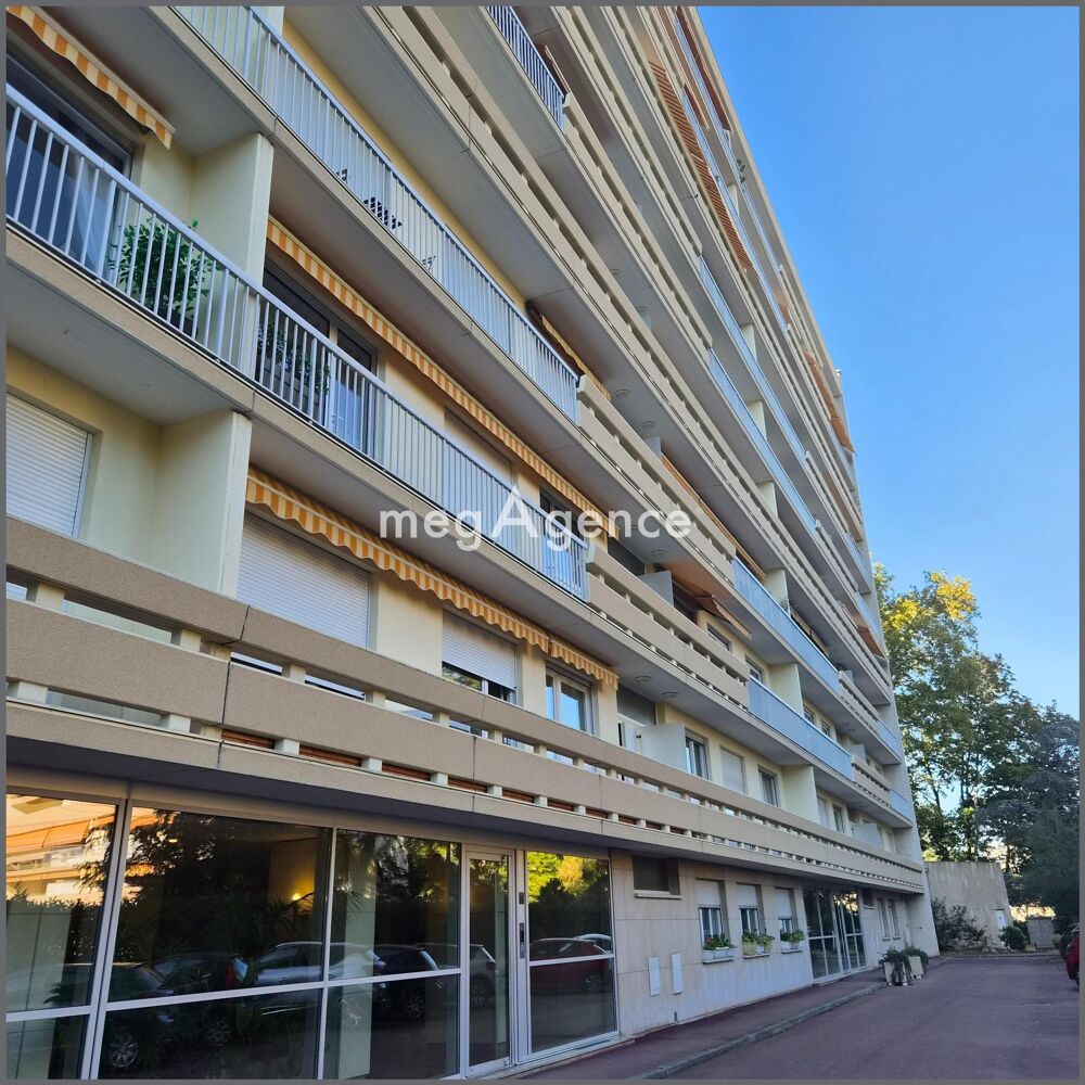 Vente Appartement Écully – T1 bis rénové et meublé au cœur d'une résidence de standing avec piscine et tennis Ecully