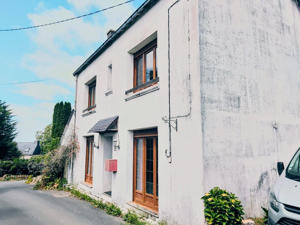 Dans un quartier calme avec commerce de proximité à pied.