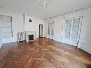  Immeuble à vendre 330 m²