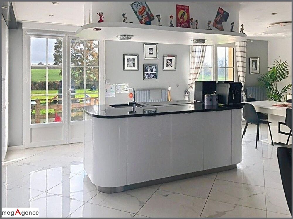Vente Maison Maison 237 m² , 8 pièces avec logement indépendant – Terrain 3 000 m² Fougères