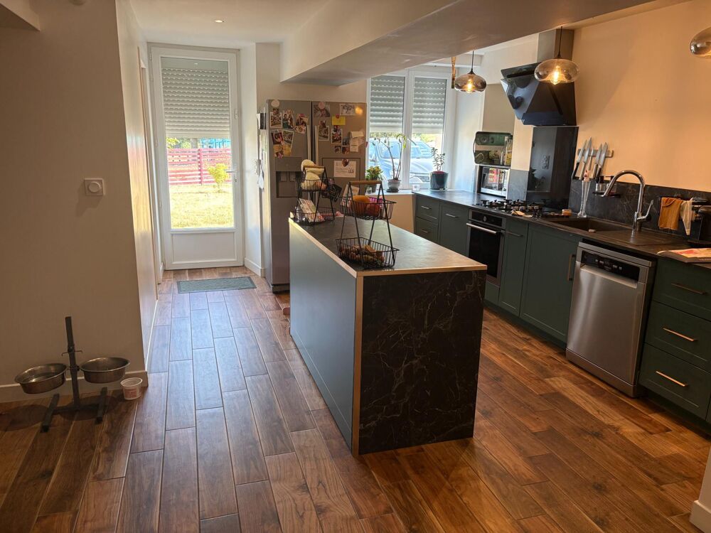 Maison en campagne avec 2 dépendances.