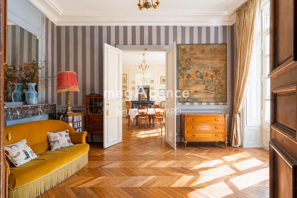 Chateau 16 pièces 400 m²