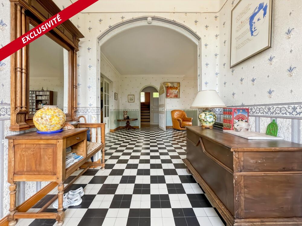 MAISON BOURGEOISE EN PIERRE DE MEULIÈRE - 300 M²