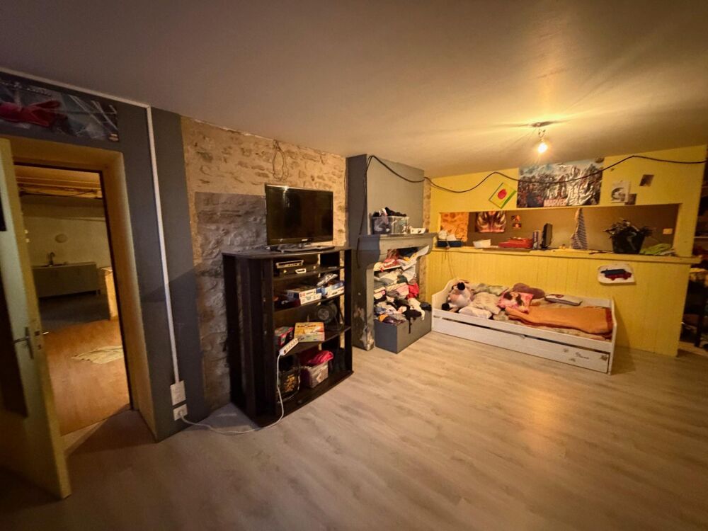 Bâtiment de 300m² environ à faire revivre