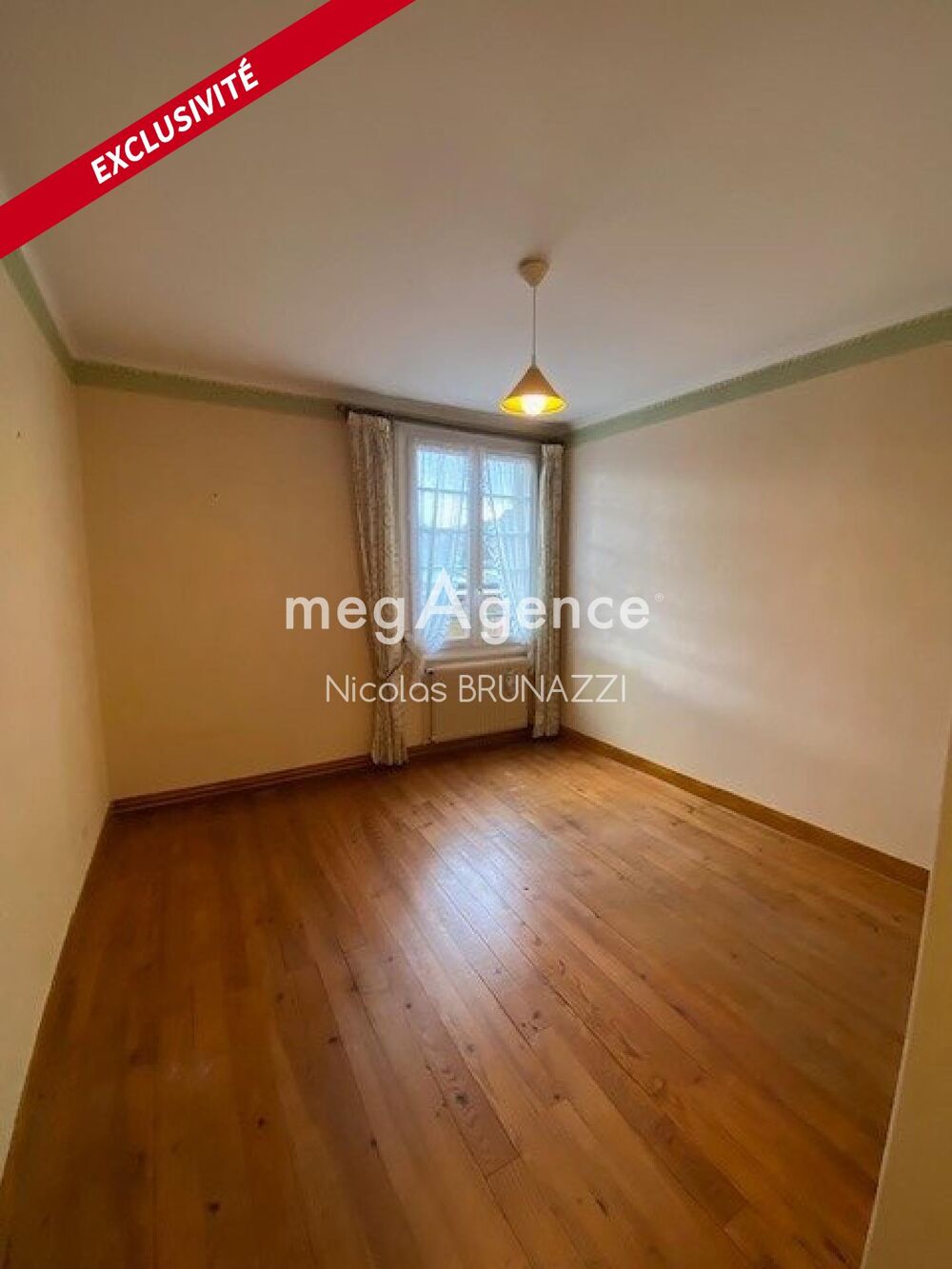 Vente Maison Une maison de ville de caract�re avec garage et ext�rieur en plein c�ur de Vimoutiers. Vimoutiers