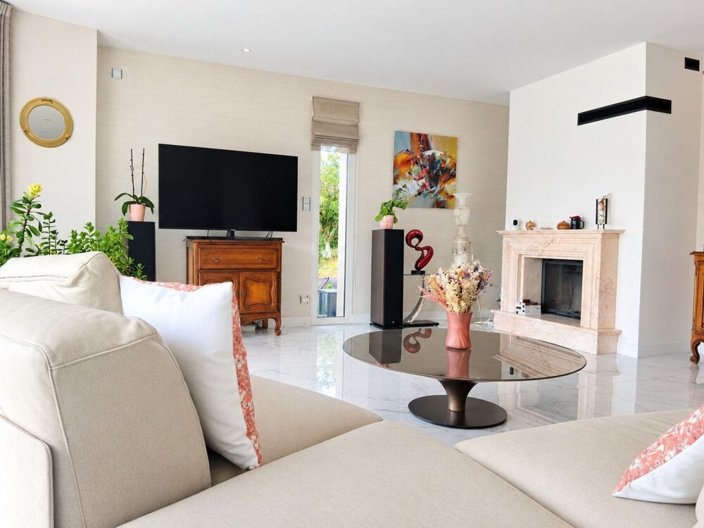 Vente Maison Maison T9 sur jardin clos avec piscine. Ploeren