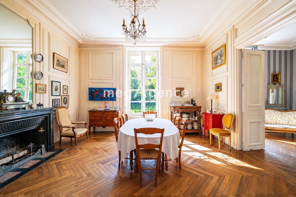 Chateau 16 pièces 400 m²