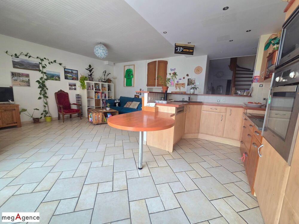 Vente Maison Très belle maison de ville en pierre 4 chambres avec jardin et garage Fougeres
