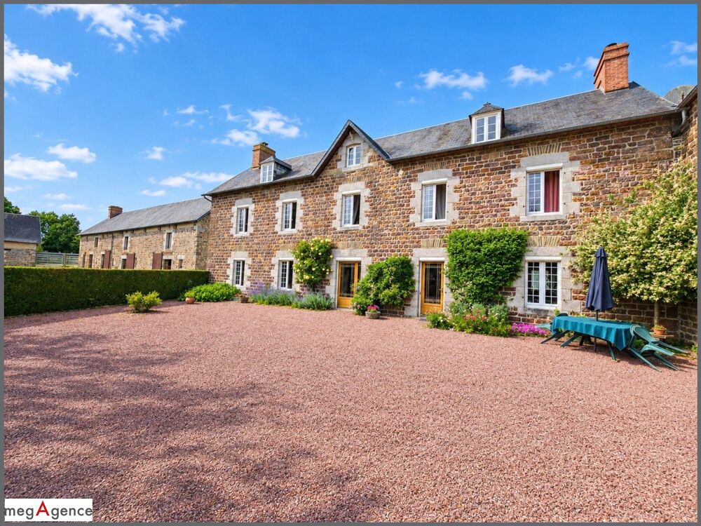 à vendre  Propriété/château Cérences (50510)