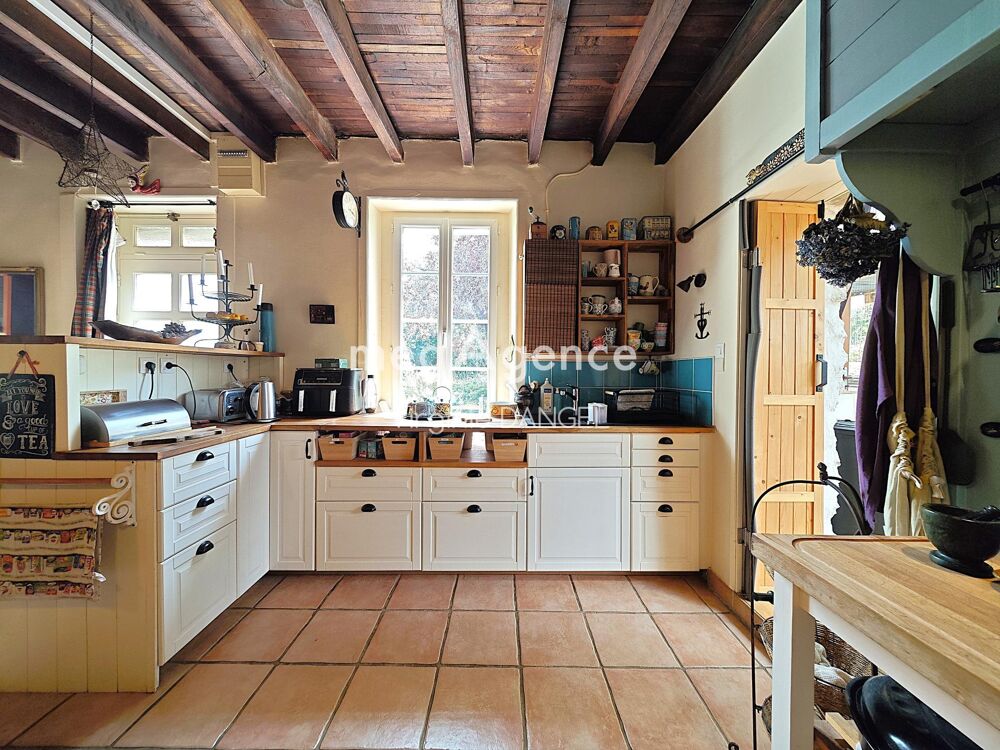Maison de 135 m² avec garage et hangar