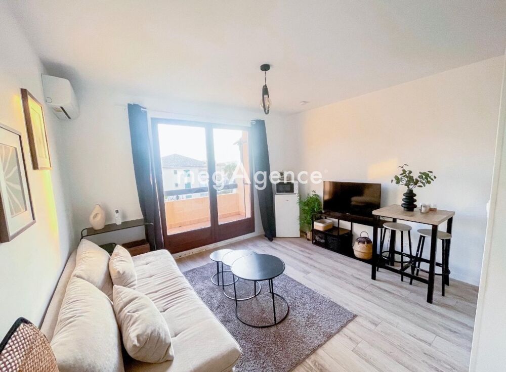 SANARY-SUR-MER STUDIO MEUBLÉ AVEC TERRASSE & PISCINE