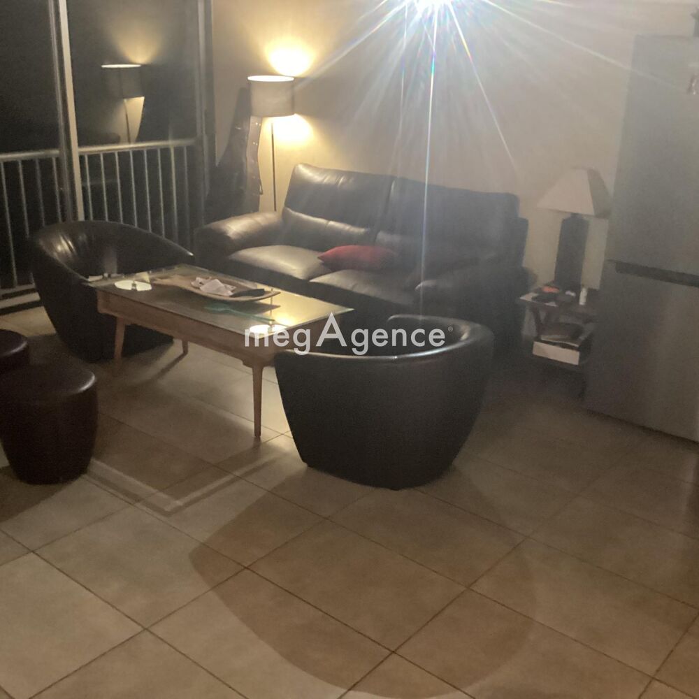 Très bel appartement T3 de 100m2 en plein coeur de Cayenne, dans un immeuble privatif.