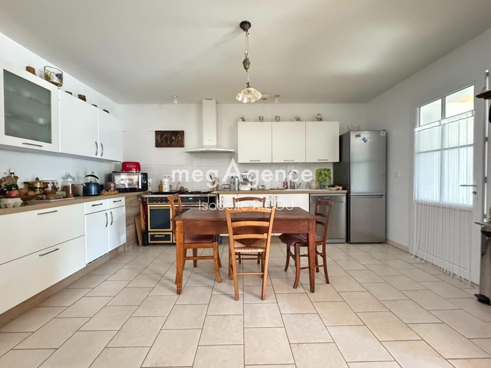 Vente Maison DOLUS D'OLERON (17550) SPACIEUSE MAISON FAMILIALE de 145 m² + GARAGE + 3 STATIONNEMENTS – et POSSIBILITÉ DE TERRAIN ADDITIONNEL Dolus-d'oleron