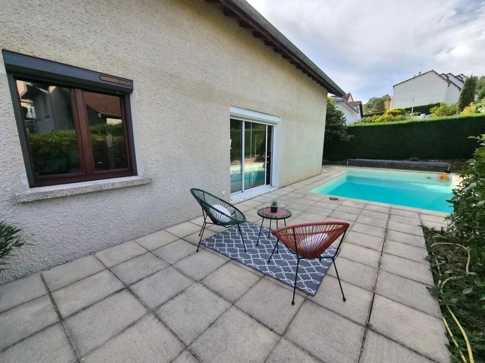 Grande maison familiale atypique avec piscine