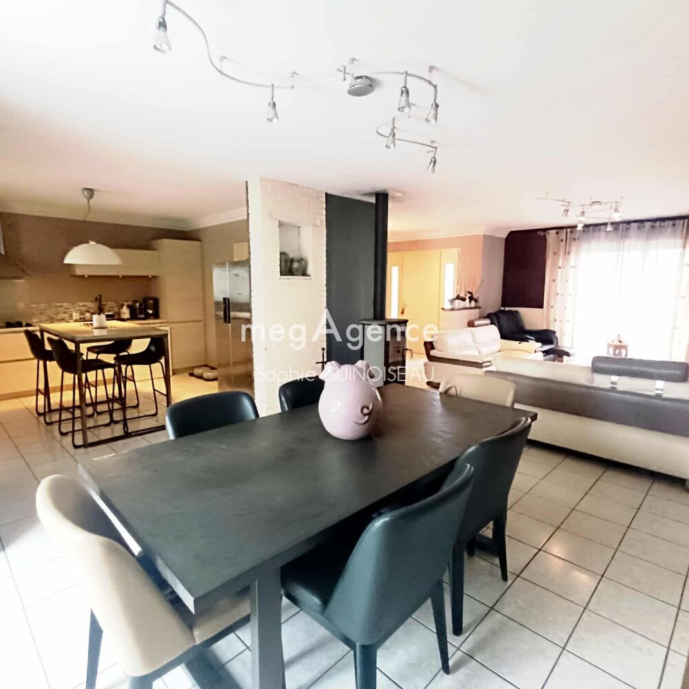 Vente Maison Cholet, Maison 5 chambres, piscine, spa. Cholet