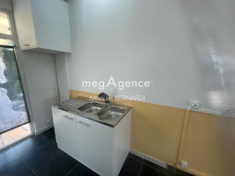   Murs commerciaux 25m² env + 2 terrasses 2 entrées 