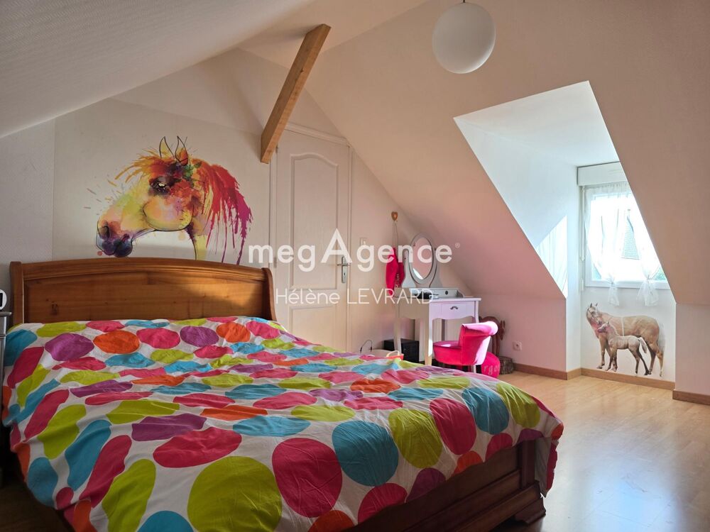 Maison lumineuse avec 5 chambres et grand sous-sol