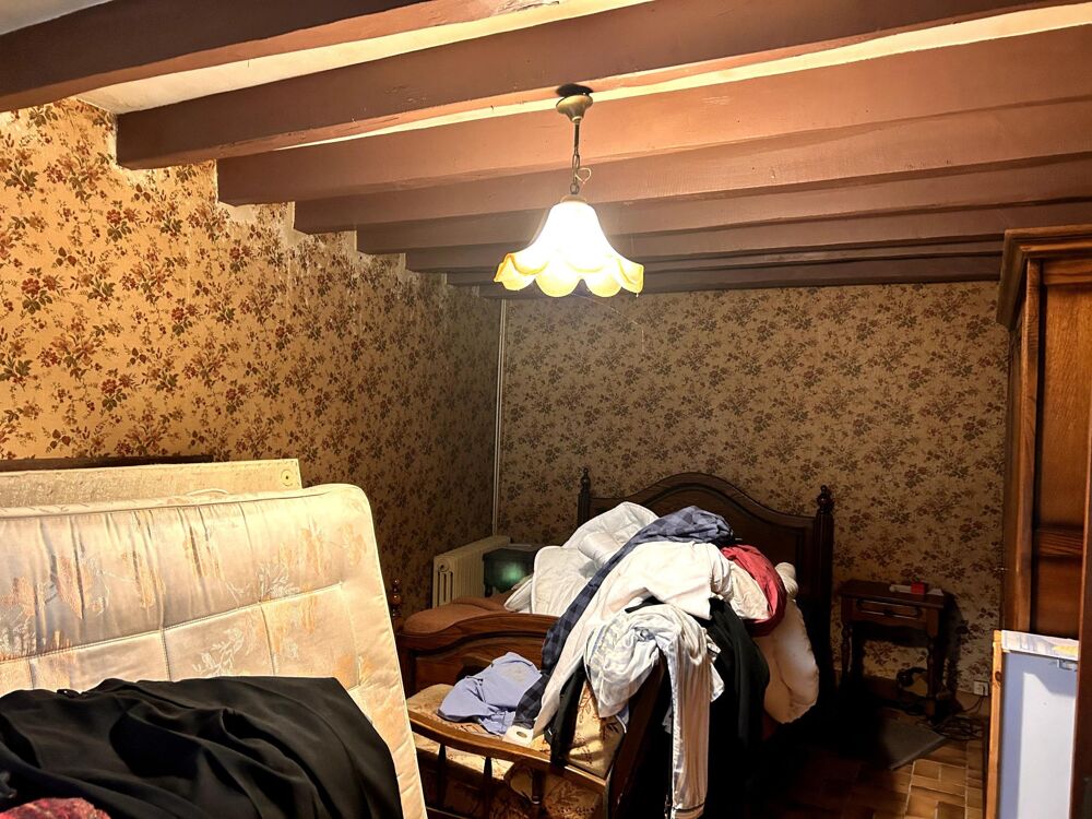 Vente Maison Maison à rénover - implantée sur grand terrain de 4732 m² La chapelle-montmartin