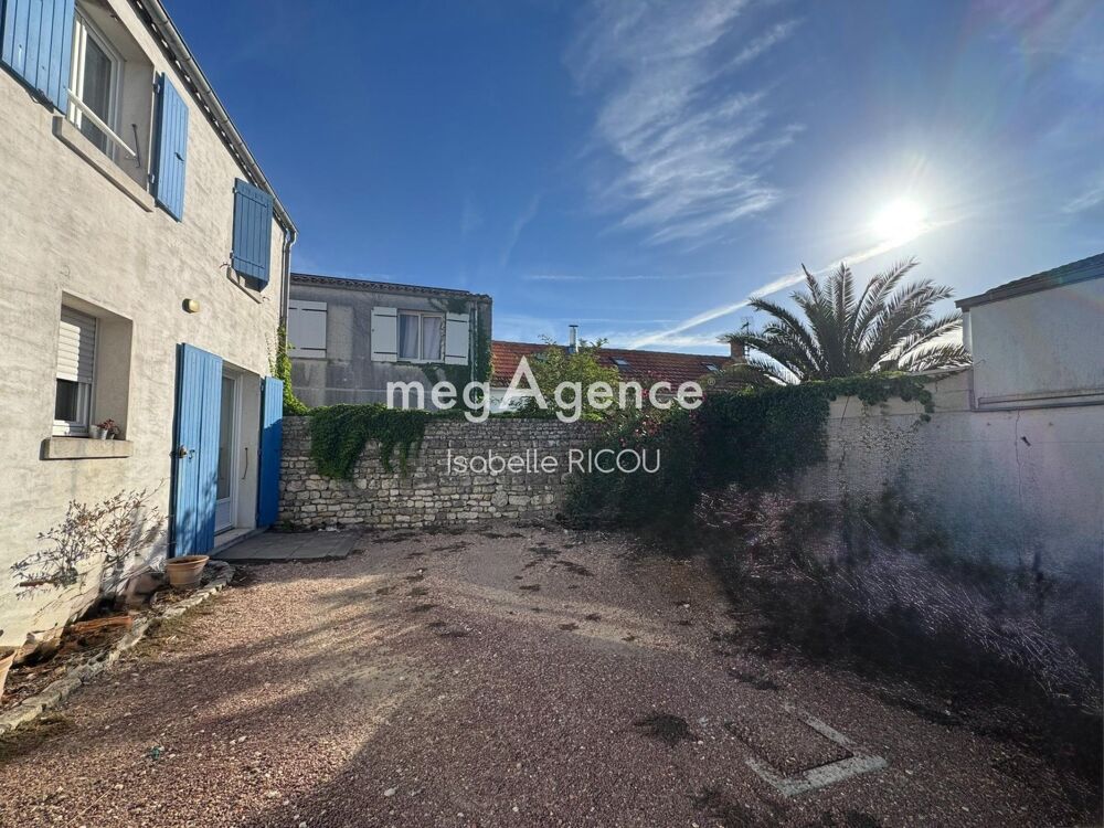 DOLUS-DOLÉRON  MAISON 2 CHAMBRES AVEC GARAGE  PROCHE CENTRE