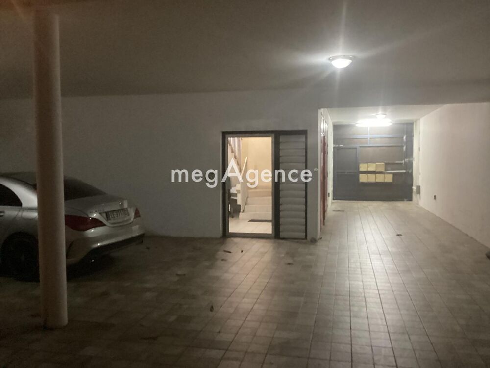 Très bel appartement T3 de 100m2 en plein coeur de Cayenne, dans un immeuble privatif.