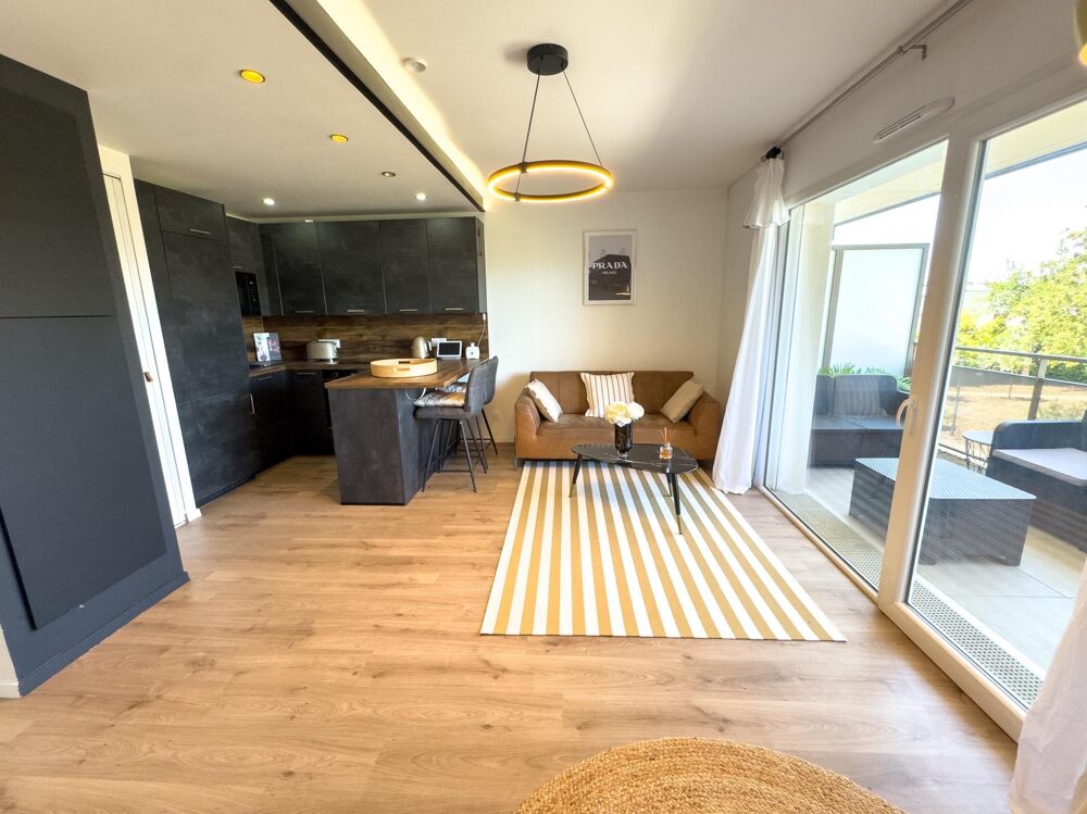 Bel appartement T2 neuf, très bien équipé avec terrasse, 1 grande chambre, A proximité immédiate dAngers, Les Ponts-de-Cé