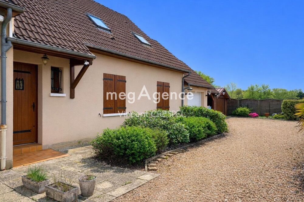 Maison sur La Flèche (72200)  283 m²  Jardin 1900 m²  Aucun travaux à prévoir