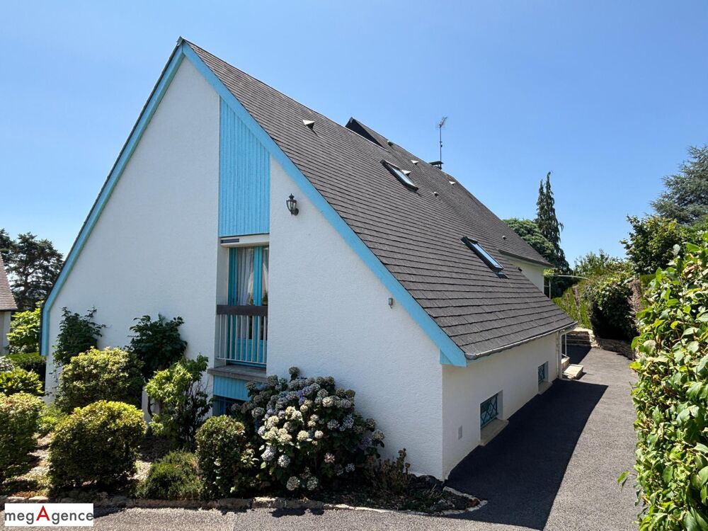 Maison familiale 175 m²  Piscine, jardin paysager et logement indépendant