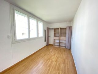  Appartement à louer 3 pièces 52 m²