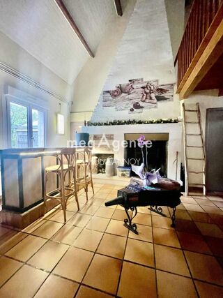  Maison � vendre 15 + pi�ces 330 m�