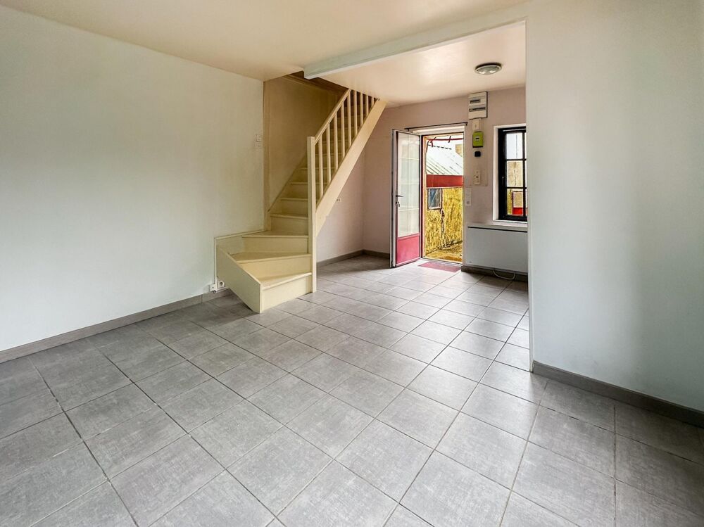 Vente Maison Maison de bourg 62m�- 2 chambres- Garage- COUR Champagne