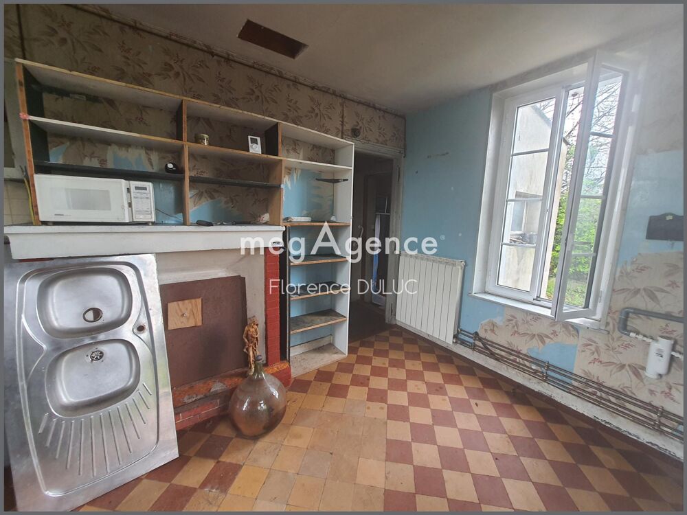Vente Maison A RESTAURER STYLE GARDE-BARRIERE AVEC JARDIN ARBORE Saint-jean-d'angely