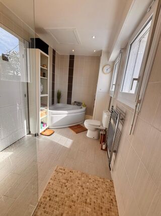  Maison à vendre 8 pièces 215 m²