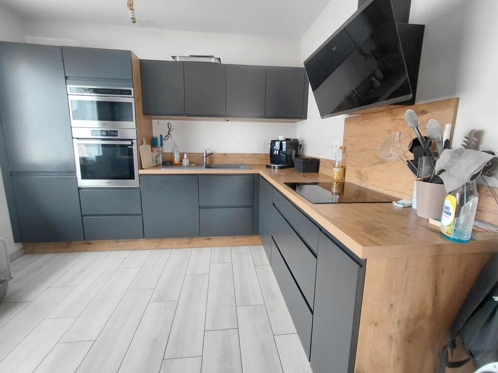 Maison potentiel de 6 chambres sur sous-sol avec jardin
