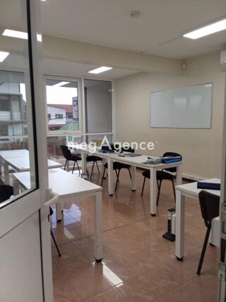  Immeuble à vendre 577 m²